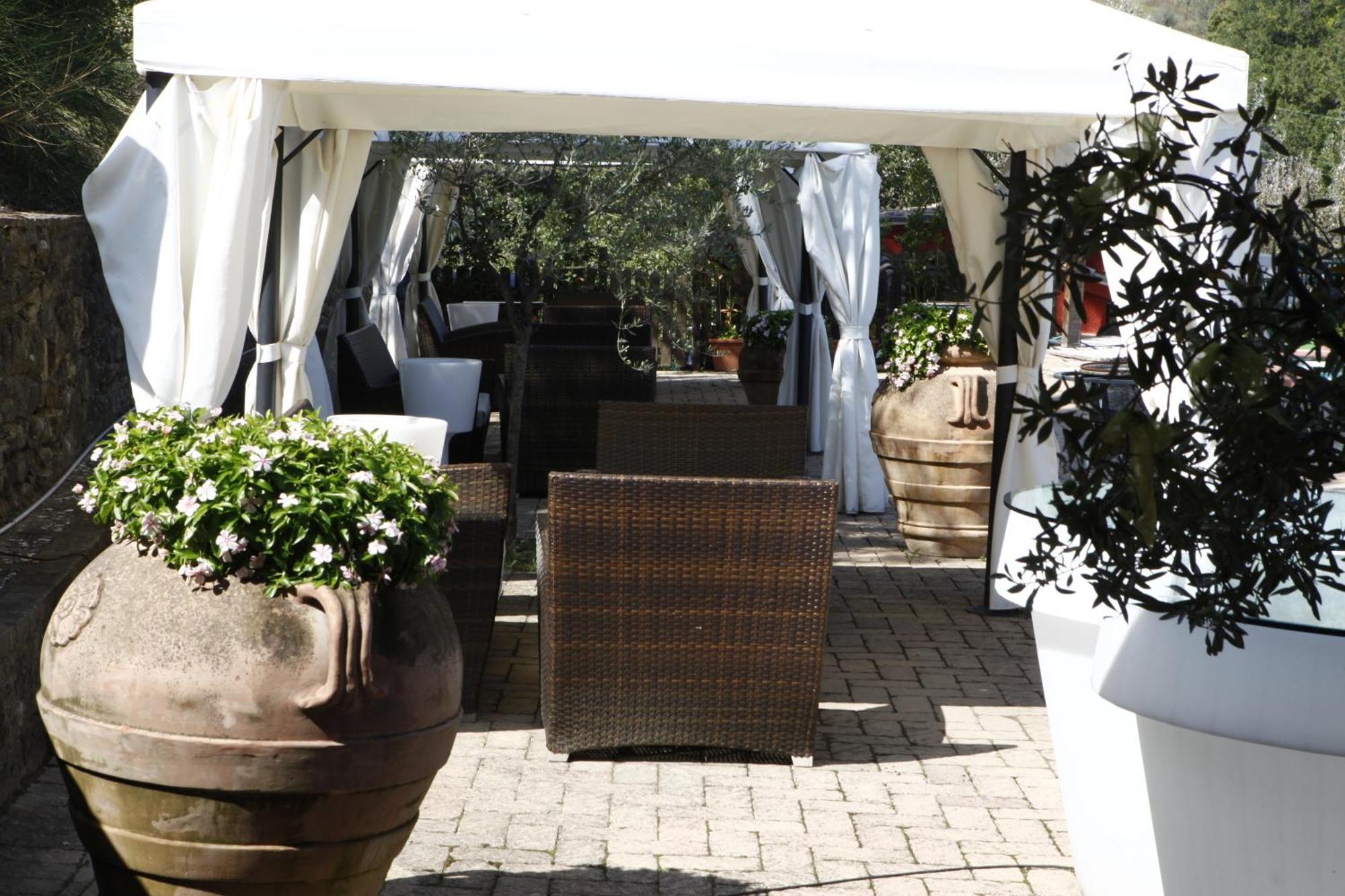 Il Poggio Dei Pettirossi Guest House Беваня Екстериор снимка